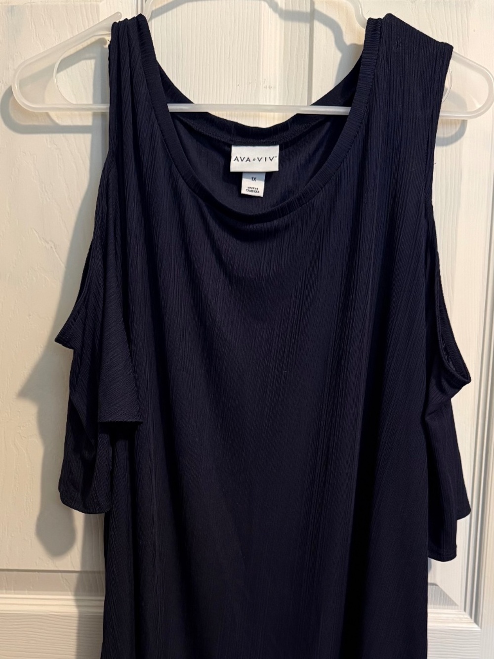 Ava & Viv Could Shoulder Flutter Sleeve Top. 1X